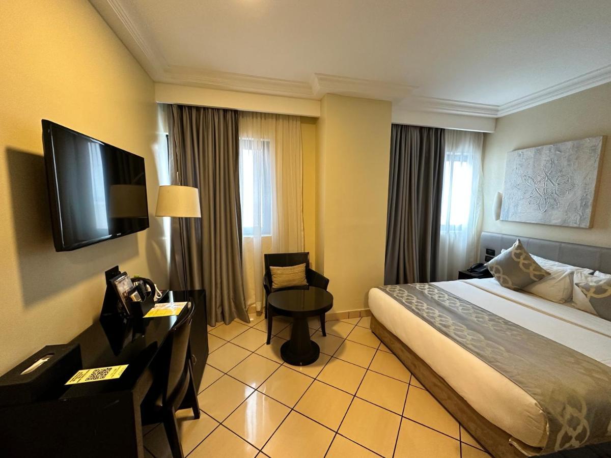 אקרה Oak Plaza Hotels East Airport מראה חיצוני תמונה