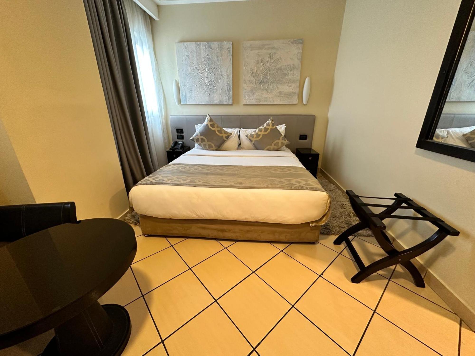 אקרה Oak Plaza Hotels East Airport מראה חיצוני תמונה