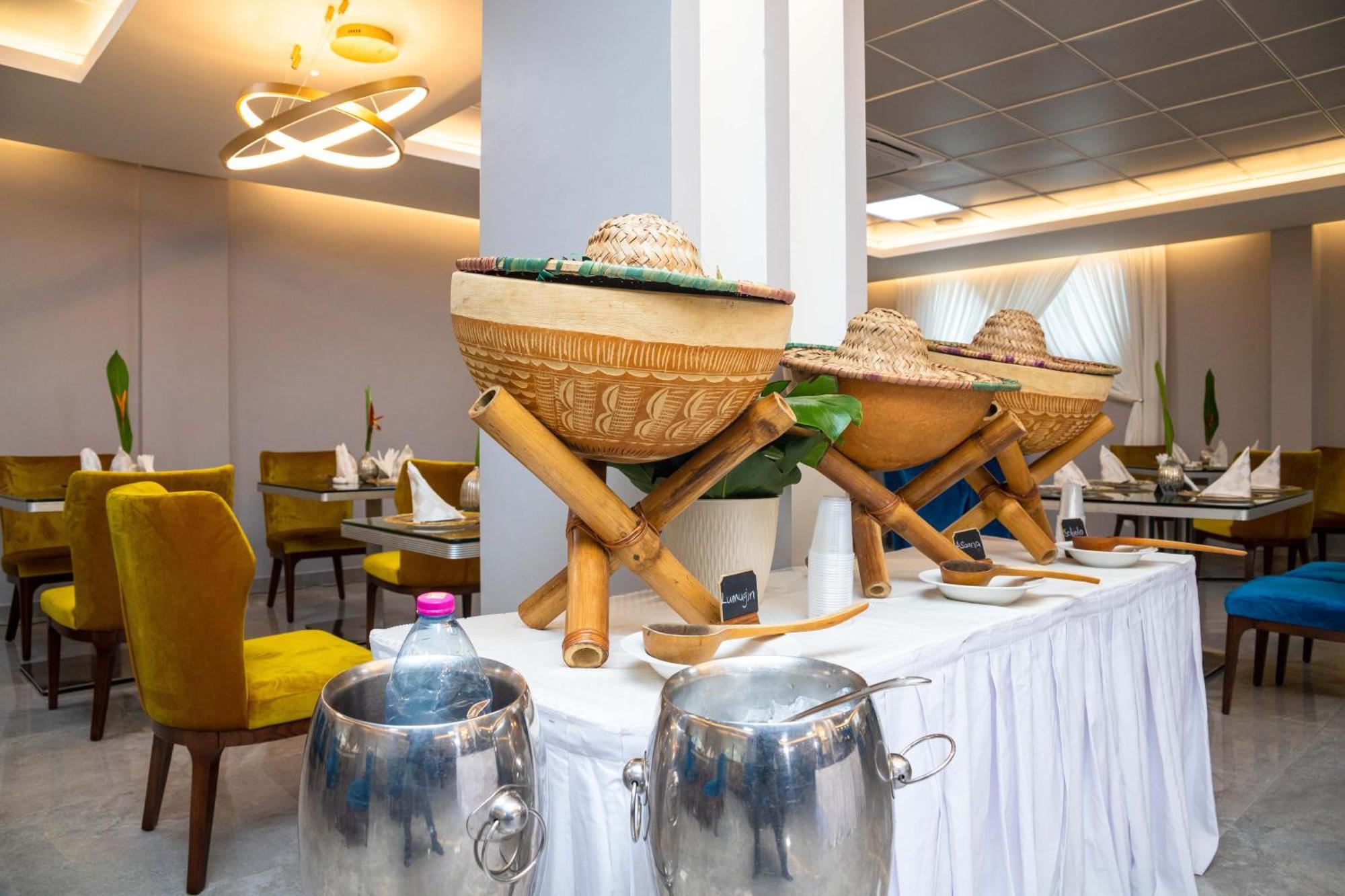 אקרה Oak Plaza Hotels East Airport מראה חיצוני תמונה