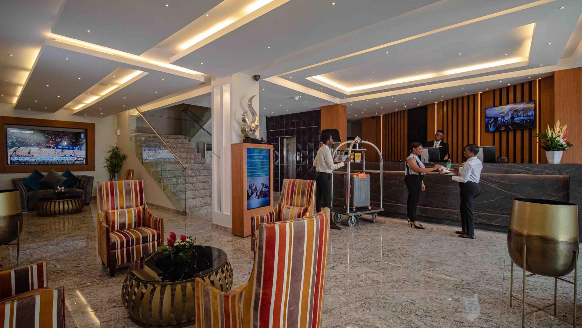 אקרה Oak Plaza Hotels East Airport מראה חיצוני תמונה